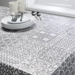 B&M Grey Wipe Clean Printed Tablecloth 132 X 178cm - Geo